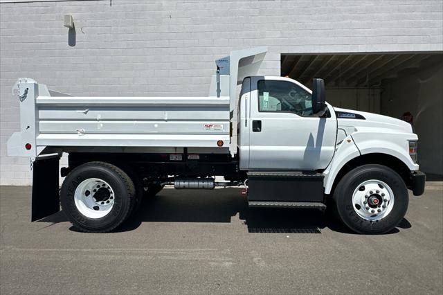 2027 Ford F-650 Straight Frame Gas Base