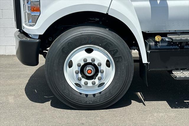 2027 Ford F-650 Straight Frame Gas Base
