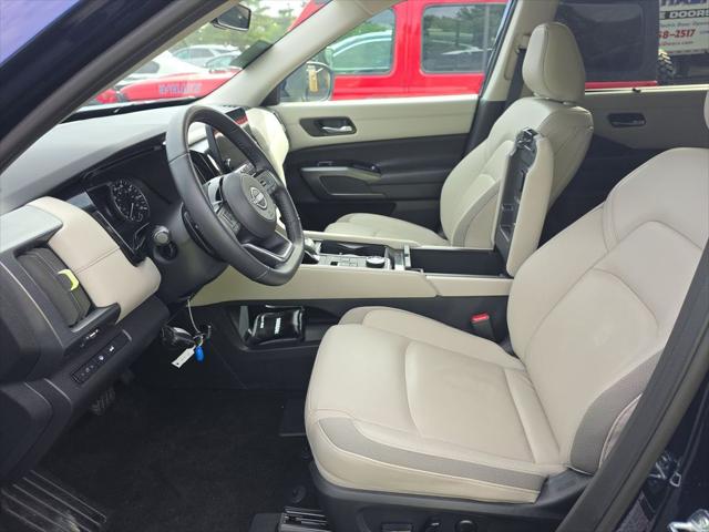 2024 Nissan Pathfinder SL 4WD