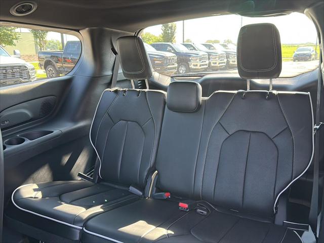 2027 Chrysler Pacifica Limited
