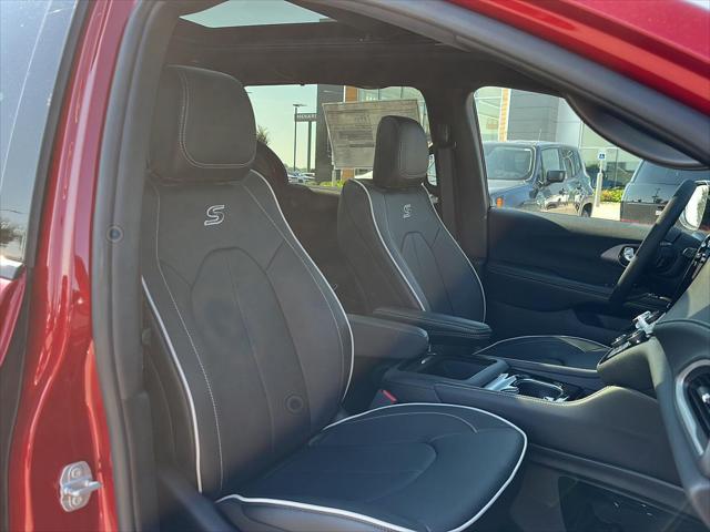 2027 Chrysler Pacifica Limited