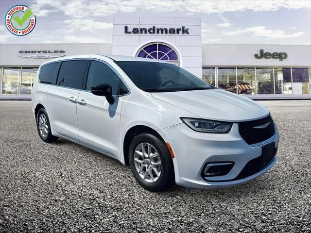 2024 Chrysler Pacifica Touring L for sale in Independence, MO
