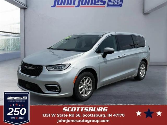 2023 Chrysler Pacifica Touring L for sale in Scottsburg, IN