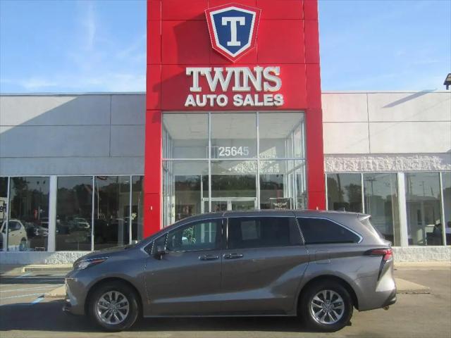 2022 Toyota Sienna LE for sale in Redford Charter Twp, MI
