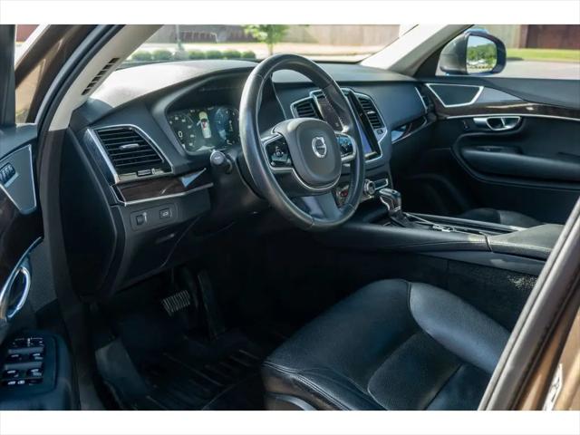 2016 Volvo XC90 T6 Momentum