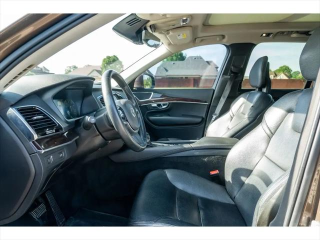2016 Volvo XC90 T6 Momentum