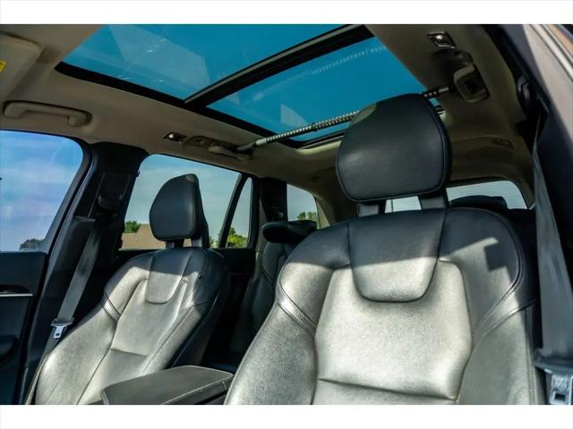 2016 Volvo XC90 T6 Momentum