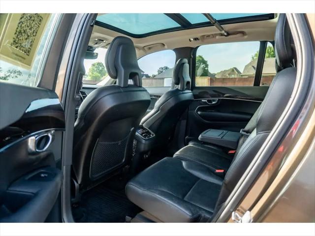 2016 Volvo XC90 T6 Momentum