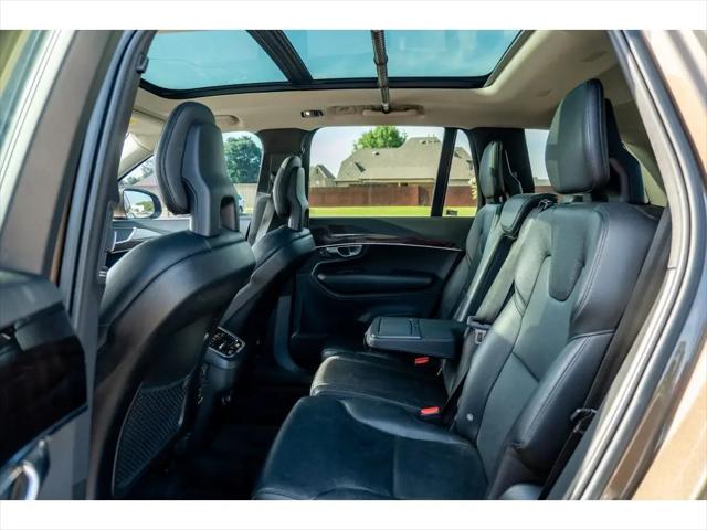 2016 Volvo XC90 T6 Momentum