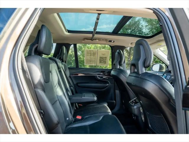 2016 Volvo XC90 T6 Momentum