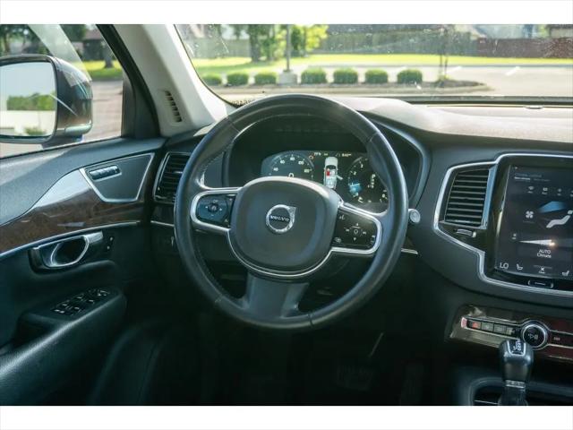 2016 Volvo XC90 T6 Momentum