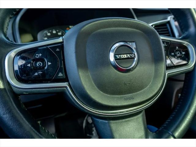 2016 Volvo XC90 T6 Momentum