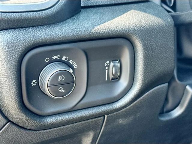 2026 Ram 1500 Express Crew Cab 4x4 57 Box