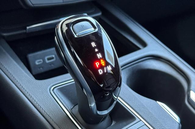 2025 Cadillac XT4 FWD Premium Luxury