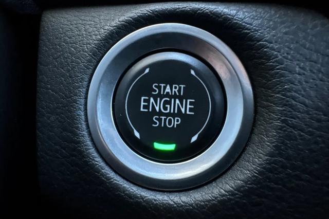2025 Cadillac XT4 FWD Premium Luxury