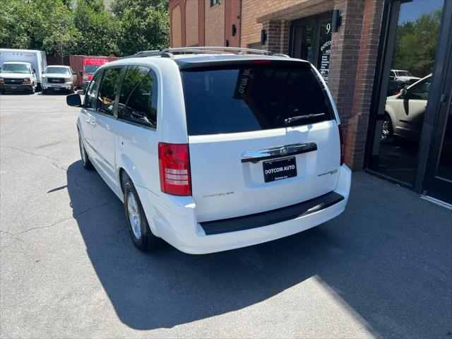 2009 Chrysler Town & Country Touring