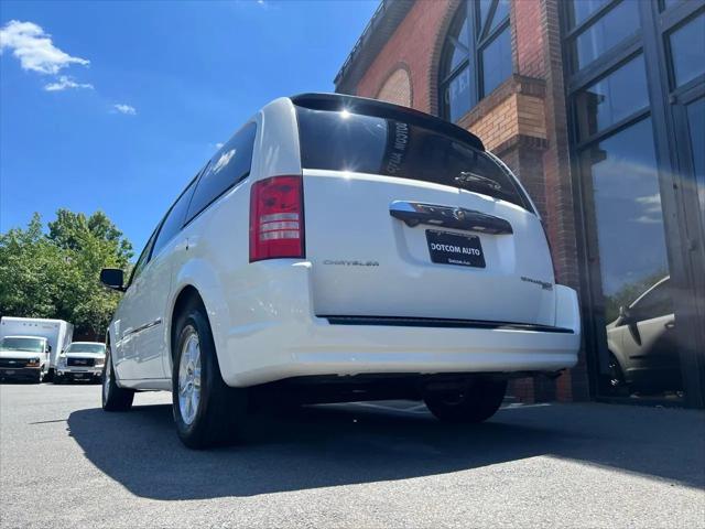 2009 Chrysler Town & Country Touring