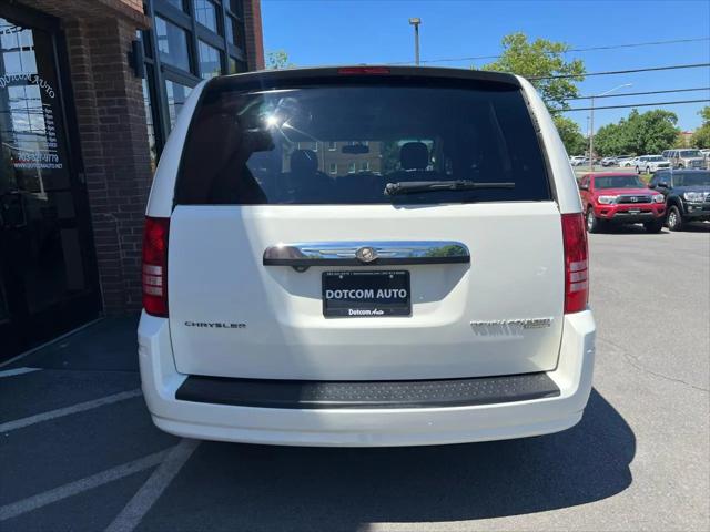 2009 Chrysler Town & Country Touring