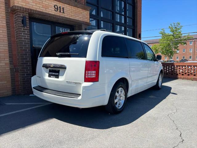 2009 Chrysler Town & Country Touring