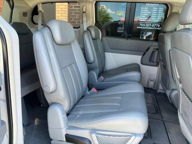 2009 Chrysler Town & Country Touring