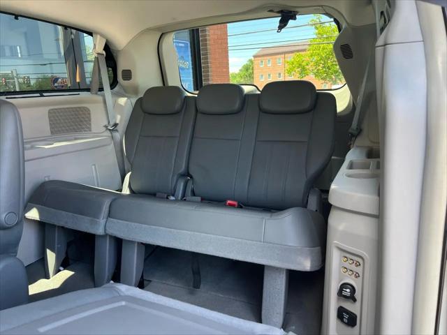 2009 Chrysler Town & Country Touring