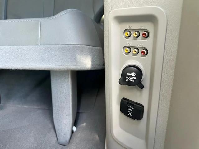2009 Chrysler Town & Country Touring