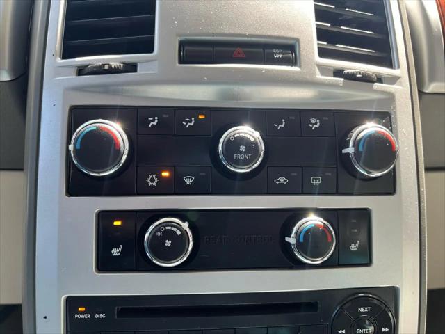 2009 Chrysler Town & Country Touring