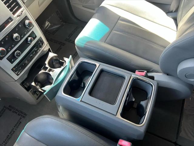 2009 Chrysler Town & Country Touring