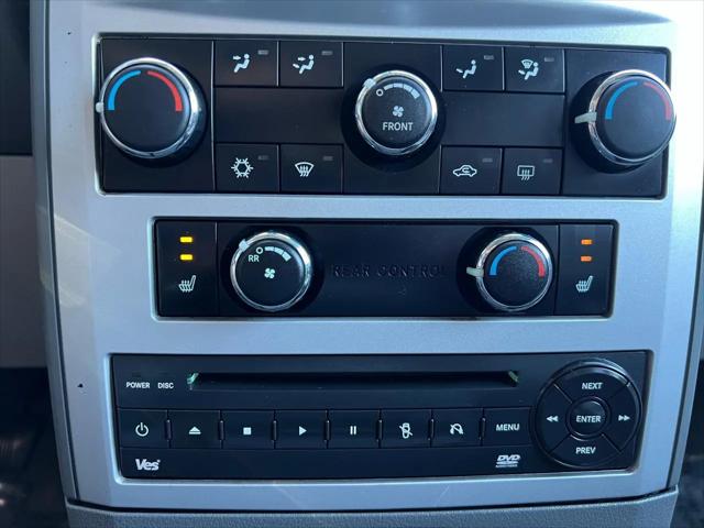 2009 Chrysler Town & Country Touring
