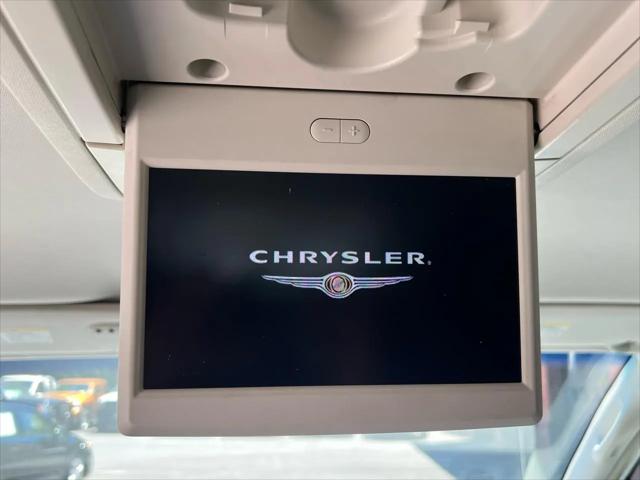 2009 Chrysler Town & Country Touring