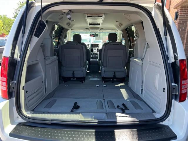 2009 Chrysler Town & Country Touring