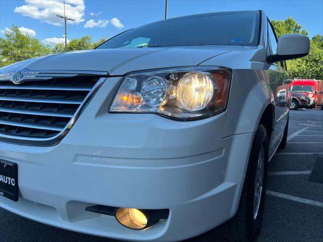 2009 Chrysler Town & Country Touring