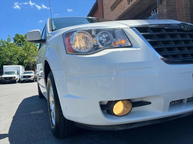 2009 Chrysler Town & Country Touring
