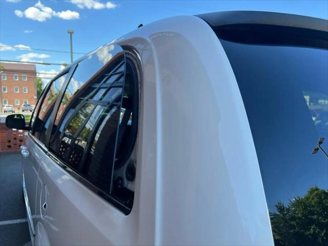2009 Chrysler Town & Country Touring