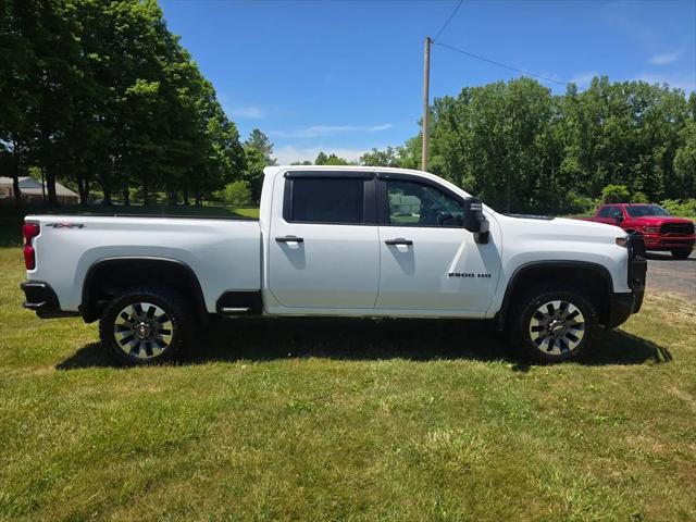 2024 Chevrolet Silverado 2500HD 4WD Crew Cab Standard Bed Custom