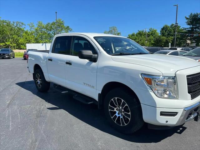 2023 Nissan Titan Crew Cab SV 4x4