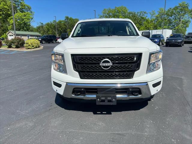 2023 Nissan Titan Crew Cab SV 4x4