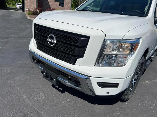 2023 Nissan Titan Crew Cab SV 4x4