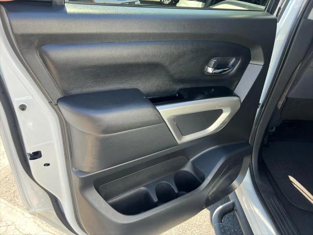 2023 Nissan Titan Crew Cab SV 4x4