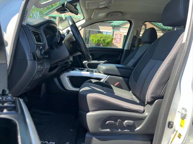 2023 Nissan Titan Crew Cab SV 4x4
