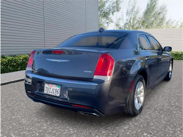2016 Chrysler 300 Limited
