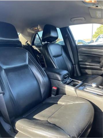 2016 Chrysler 300 Limited