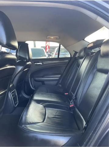 2016 Chrysler 300 Limited