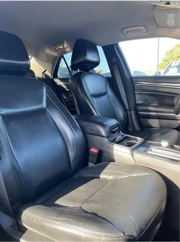 2016 Chrysler 300 Limited