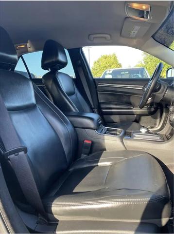 2016 Chrysler 300 Limited