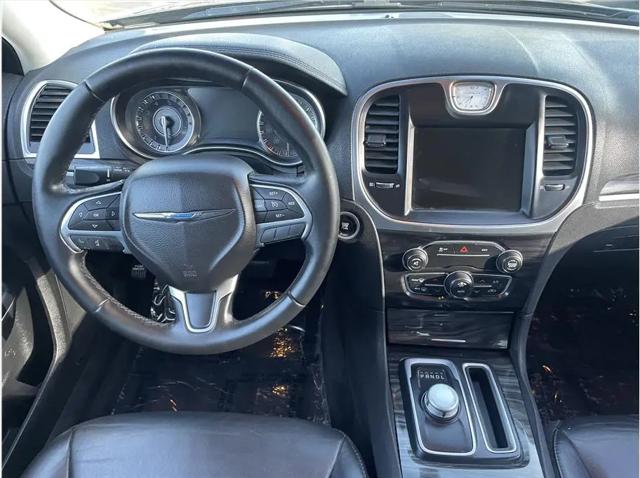2016 Chrysler 300 Limited