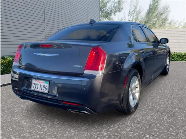 2016 Chrysler 300 Limited