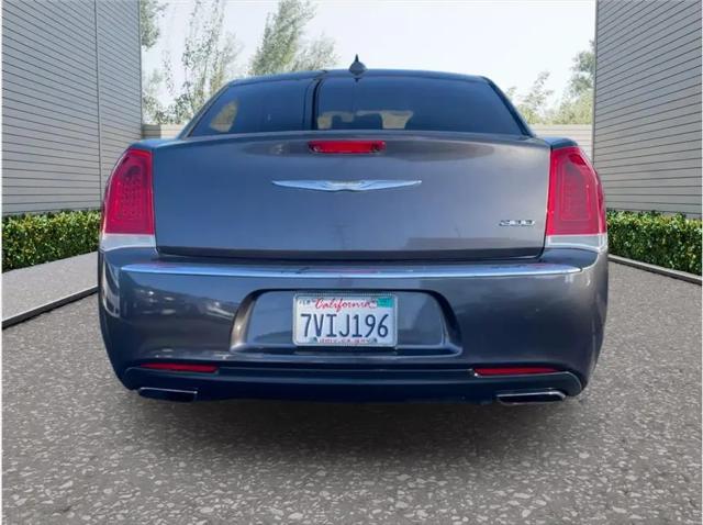 2016 Chrysler 300 Limited