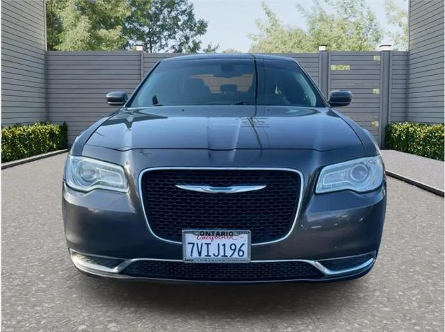 2016 Chrysler 300 Limited