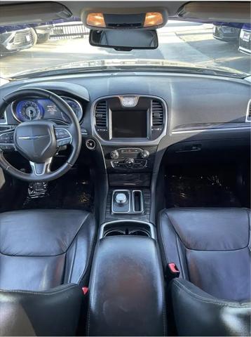 2016 Chrysler 300 Limited